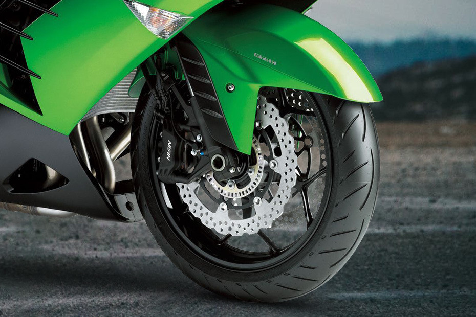 Kawasaki Ninja ZX 14R Front Tyre Image - BikeDekho