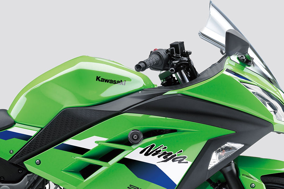 Kawasaki Ninja 300 Fuel Tank (Right) Image - BikeDekho