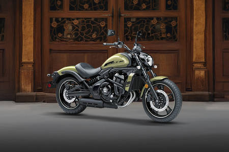 Kawasaki Vulcan S Front Right View