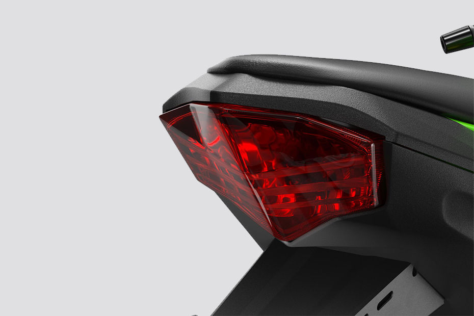 Kawasaki Ninja 125 image 11