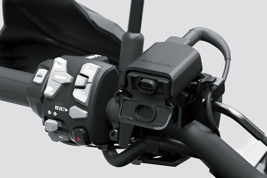 Kawasaki Versys 1100 image 10