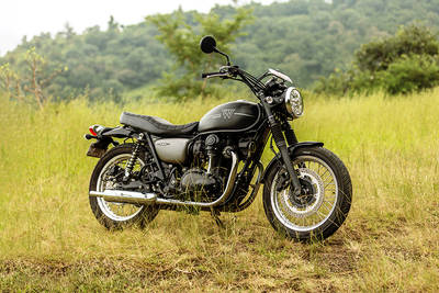 Kawasaki W800 Street Front Right View