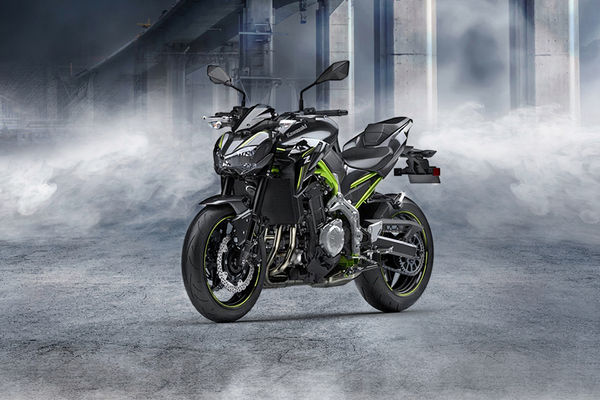 Kawasaki Z900 (2018-2020) Front Left Quarter View Kawasaki Z900 (2018-2020) Front Left Quarter View