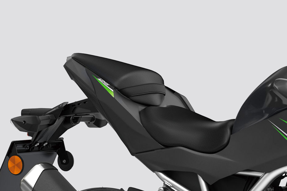 Kawasaki Z125 image 12