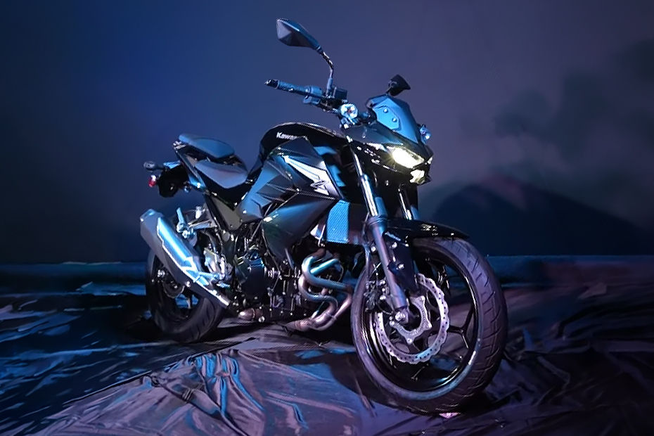 https://cdn.bikedekho.com/processedimages/kawasaki/z300/source/z3006ad0bbfe4bb1c.jpg