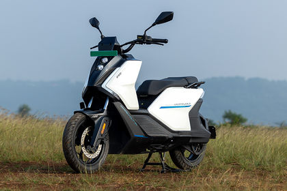 Keeway Hypevolt-R Front Left Quarter View Keeway Hypevolt-R Front Left Quarter View