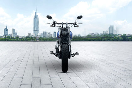 Keeway K-Light 250V Front View