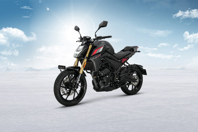 Keeway K300 SF Front Left Quarter View Keeway K300 SF Front Left Quarter View