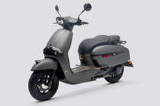 कीवे  सिक्सटीज 300आई यूजर रिव्यु