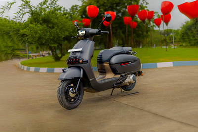 कीवे सिक्सटीज 300आई
