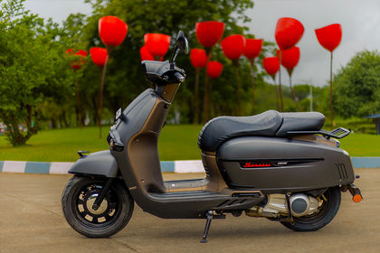 Keeway Sixties 300i Side Profile View (Left)