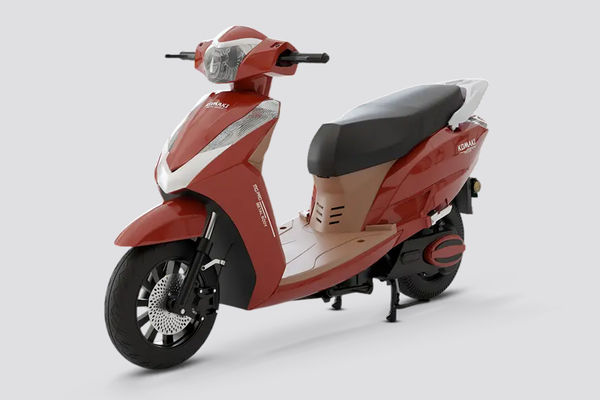 Komaki MG Pro Front Left Quarter View