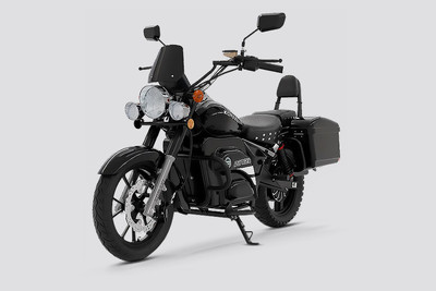 कोमाकी रेंजर Front Left Quarter View