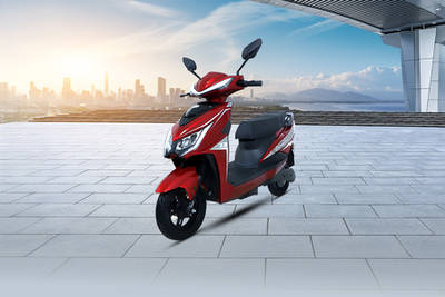 Komaki X3 Front Left View