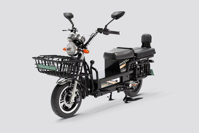 कोमाकी एक्सजीटी कैट 2.0 Front Left Quarter View