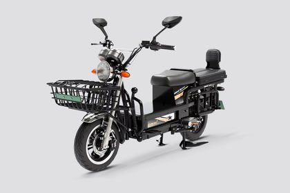 Komaki XGT CAT 2.0 Front Left Quarter View Komaki XGT CAT 2.0 Front Left Quarter View
