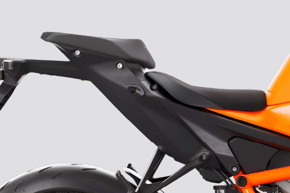 KTM 1390 Super Duke R image 12