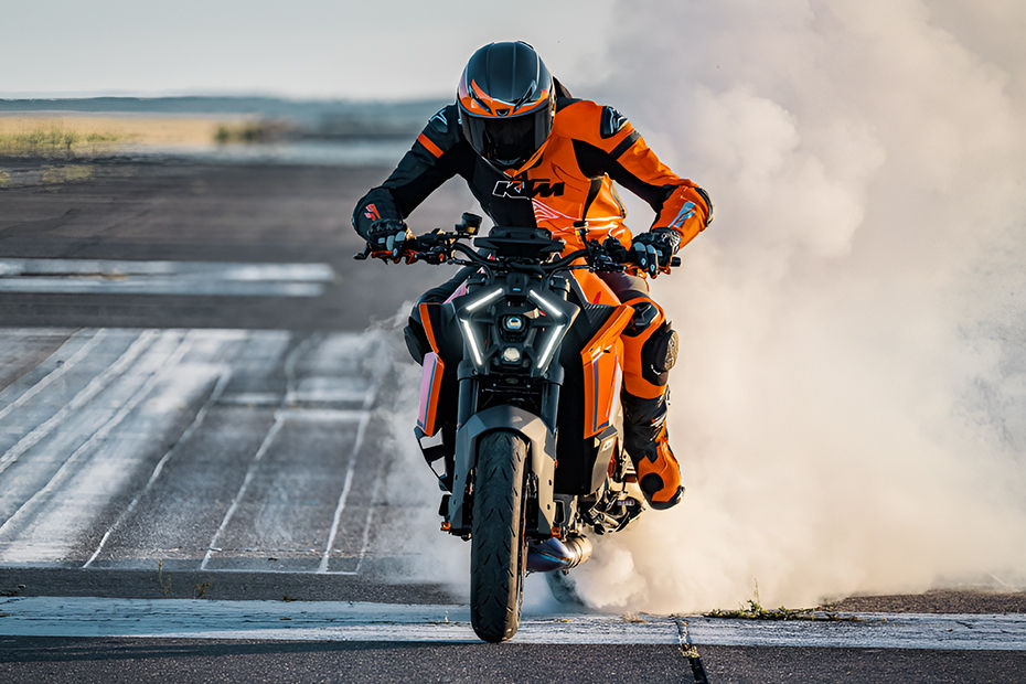 KTM 1390 Super Duke R image 5