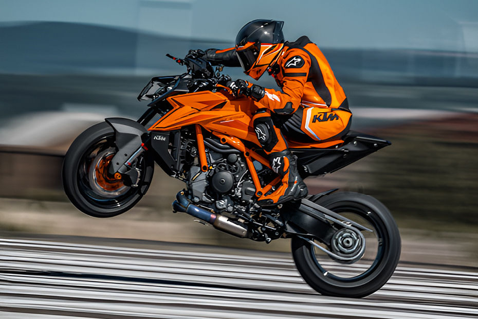 KTM 1390 Super Duke R image 7