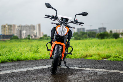 KTM 160 Duke Front View
