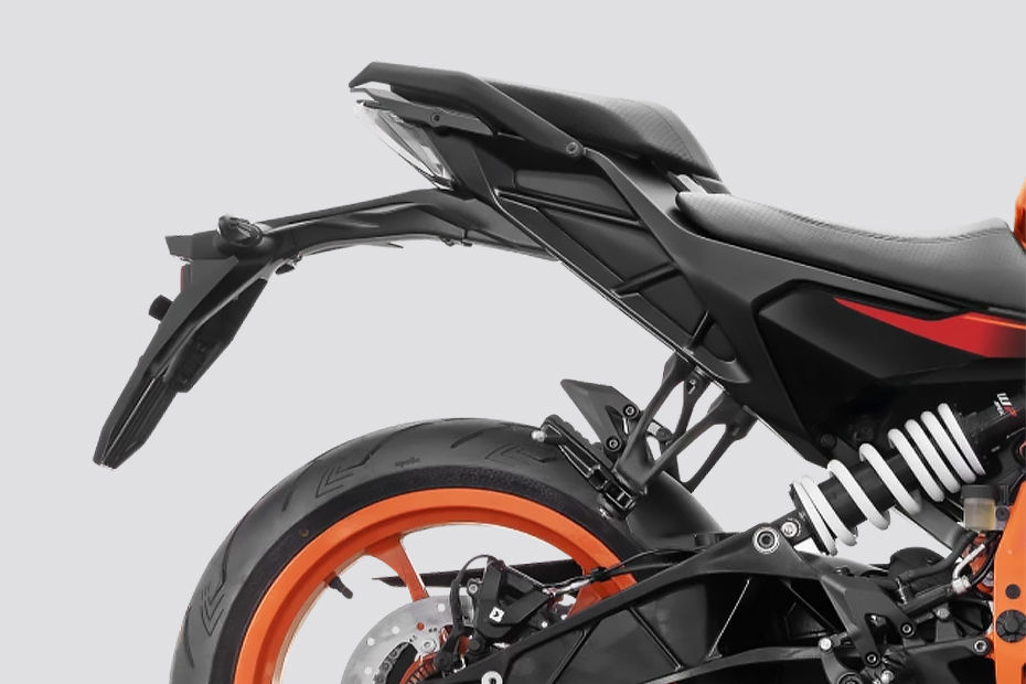 KTM 390 Duke R image 10
