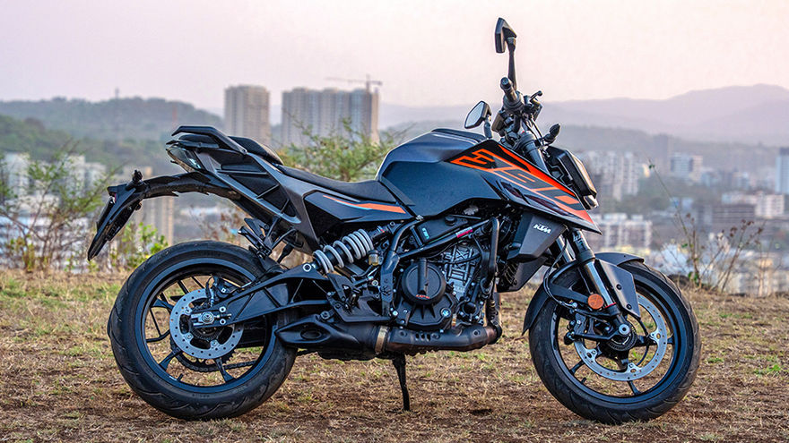 KTM 390 Duke Side Profile View (Right) KTM 390 Duke Side Profile View (Right)