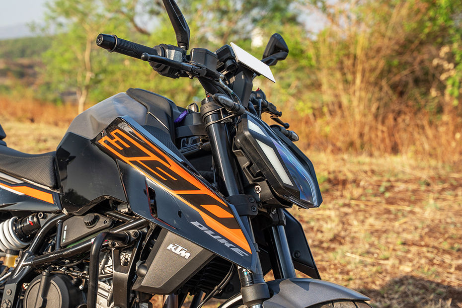 KTM 390 Duke Price 2026 - Mileage, Colours, Images | BikeDekho