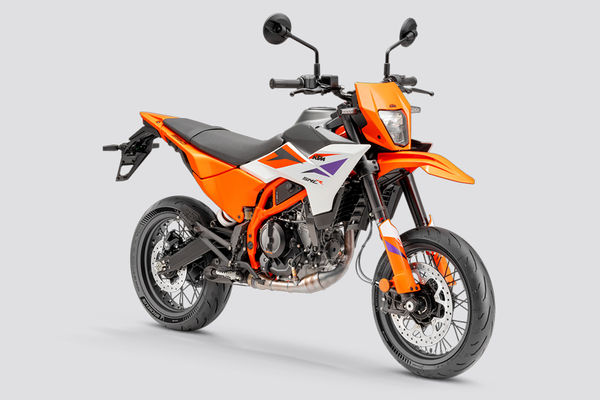 KTM 390 SMC R KTM 390 SMC R