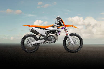 KTM 450 SX-F दाईं ओर का दृश्य