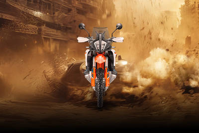 KTM 890 Adventure R सामने का दृश्य