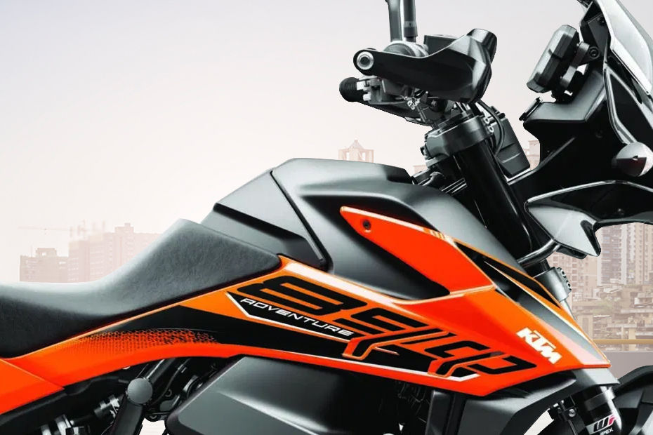 KTM 890 Adventure image 9