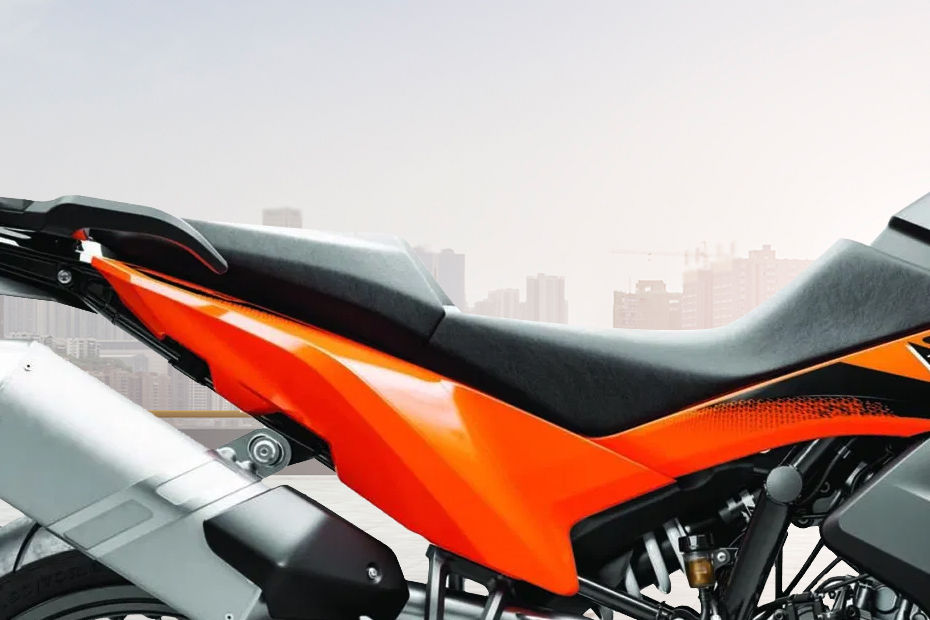 KTM 890 Adventure image 12