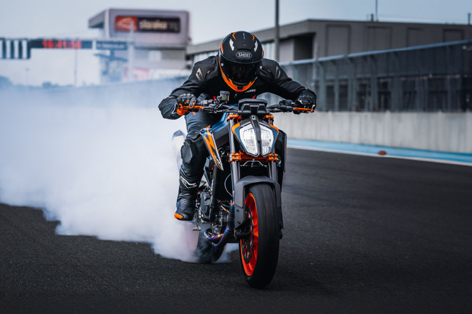 KTM 890 Duke image 5