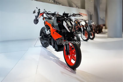 KTM E-Duke Front Right Quarter View KTM E-Duke Front Right Quarter View
