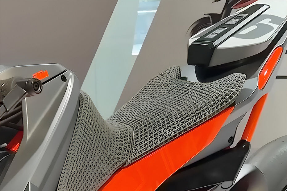 KTM E-Duke image 6
