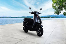 एक्स 1 Space Black