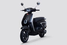 एक्स 1 Space Black