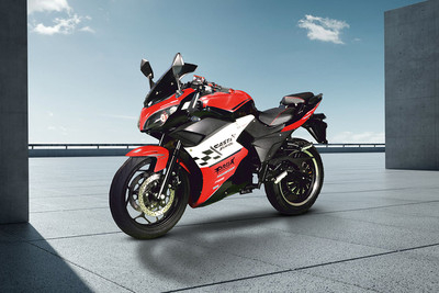 Maruthisan Racer Front Left Quarter View