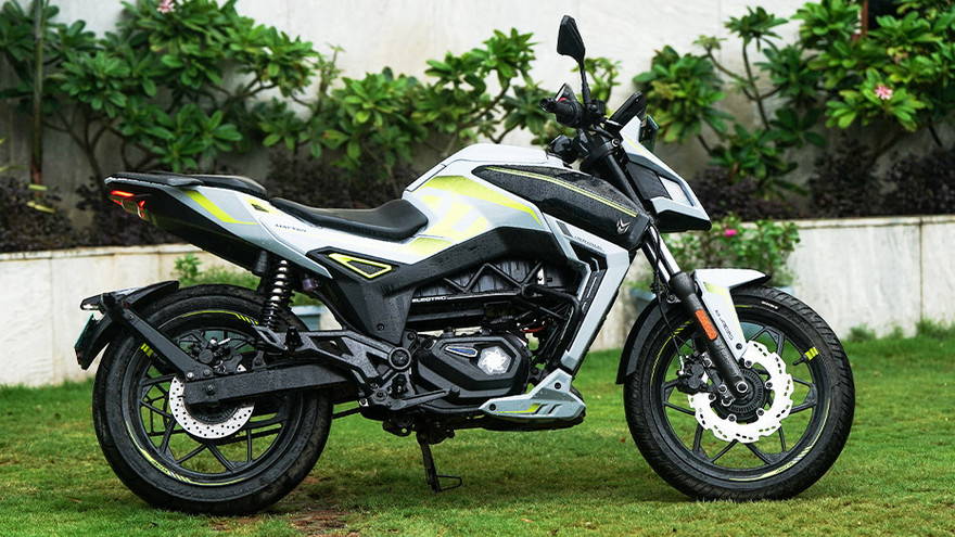 मैटर ऐरा Side Profile View (Right)