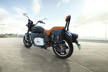 MX Moto M16 Rear Left Three Quarter View MX Moto M16 Rear Left Three Quarter View