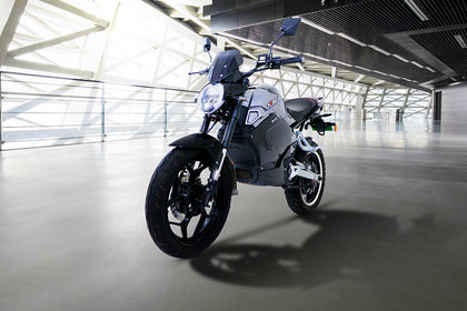 MX Moto MX9 Front Left Quarter View MX Moto MX9 Front Left Quarter View