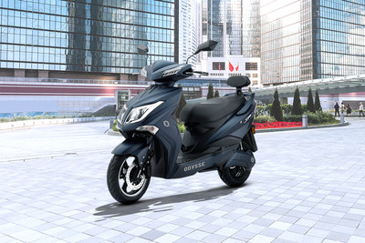 Odysse Electric Hawk Front Left Quarter View