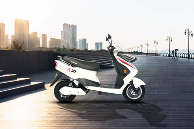 Okinawa R30 Side Profile View (Right)