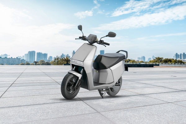 Ola S1 Z Front Left Quarter View
