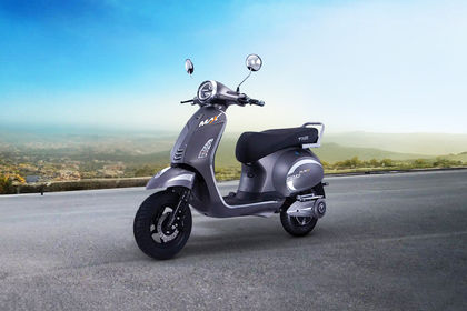 PURE EV Epluto 7G Max Front Left Quarter View PURE EV Epluto 7G Max Front Left Quarter View