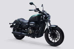 क्यूजे मोटर एसआरवी 300