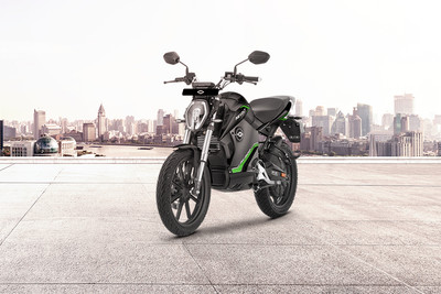 रिवोल्ट आरवी300 Front Left Quarter View