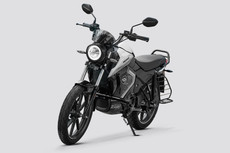 रिवोल्ट आरवी ब्लेजेक्स वैरिएंट्स