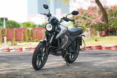 Revolt RV BlazeX Front Left Quarter View