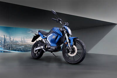 Revolt RV400 BRZ फ्रंट राइट व्यू